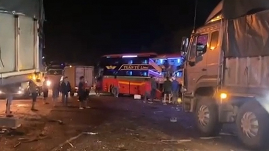 Tai nạn ô tô khiến 1 người chết, 3 người bị thương ở Quảng Ngãi